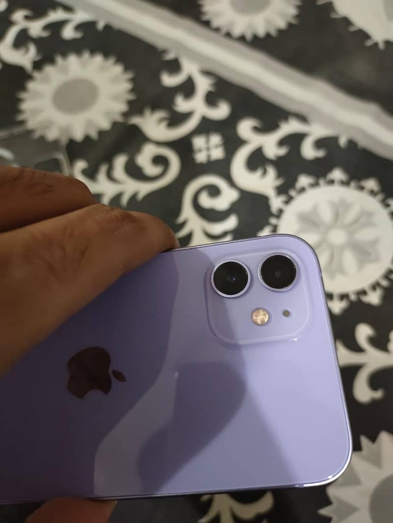 iPhone 12 1