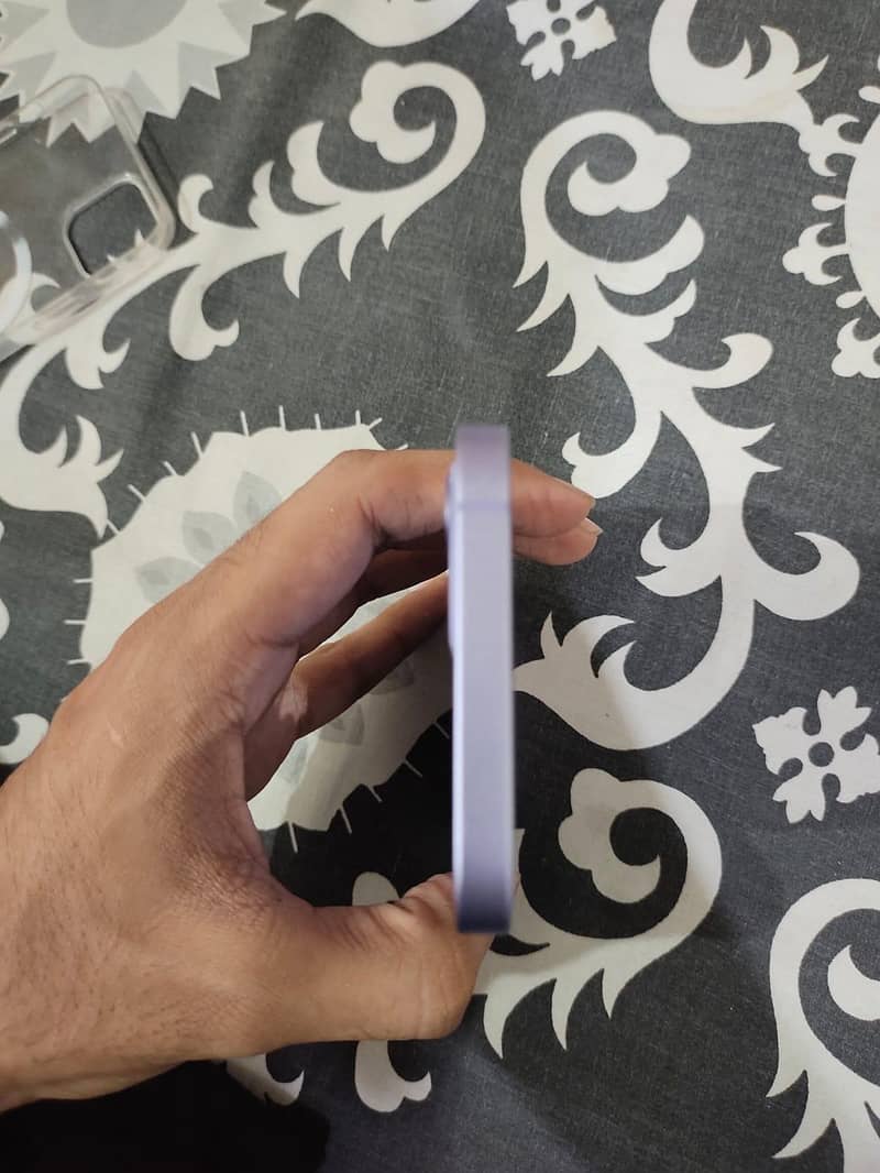 iPhone 12 3