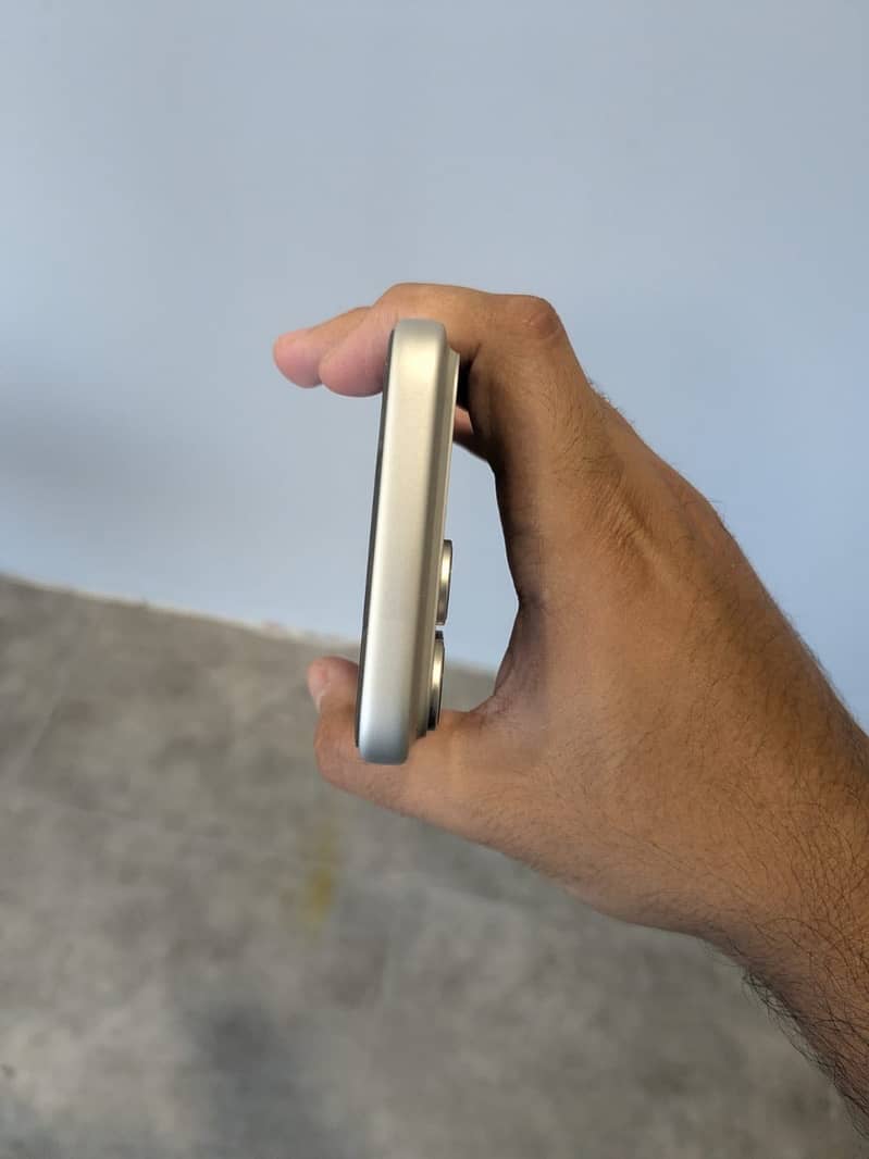 Apple iPhone 17 Pro Max 1