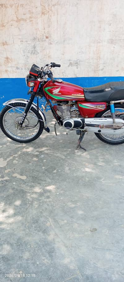 Whatsapp 03056335609