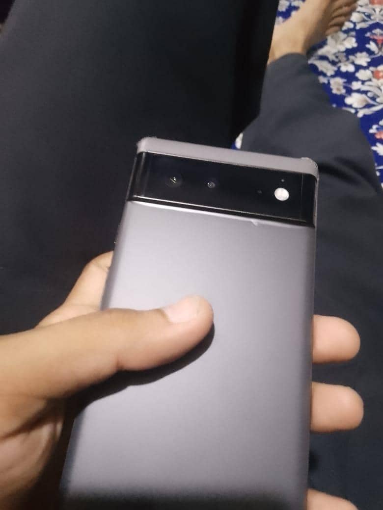 Google Pixel 6 4