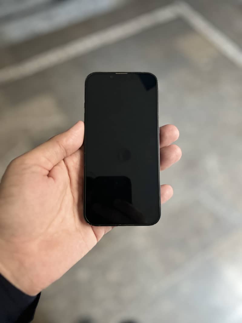 Apple iPhone 13 2
