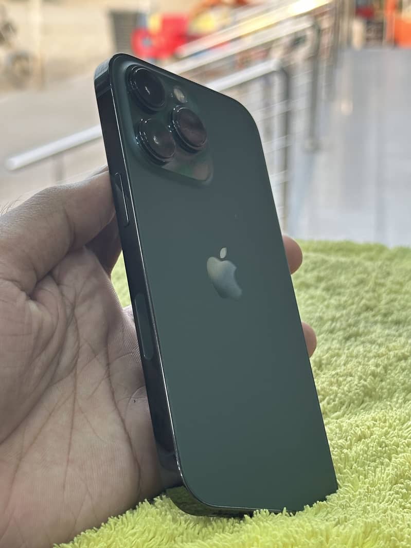 Apple iPhone 13 Pro 2