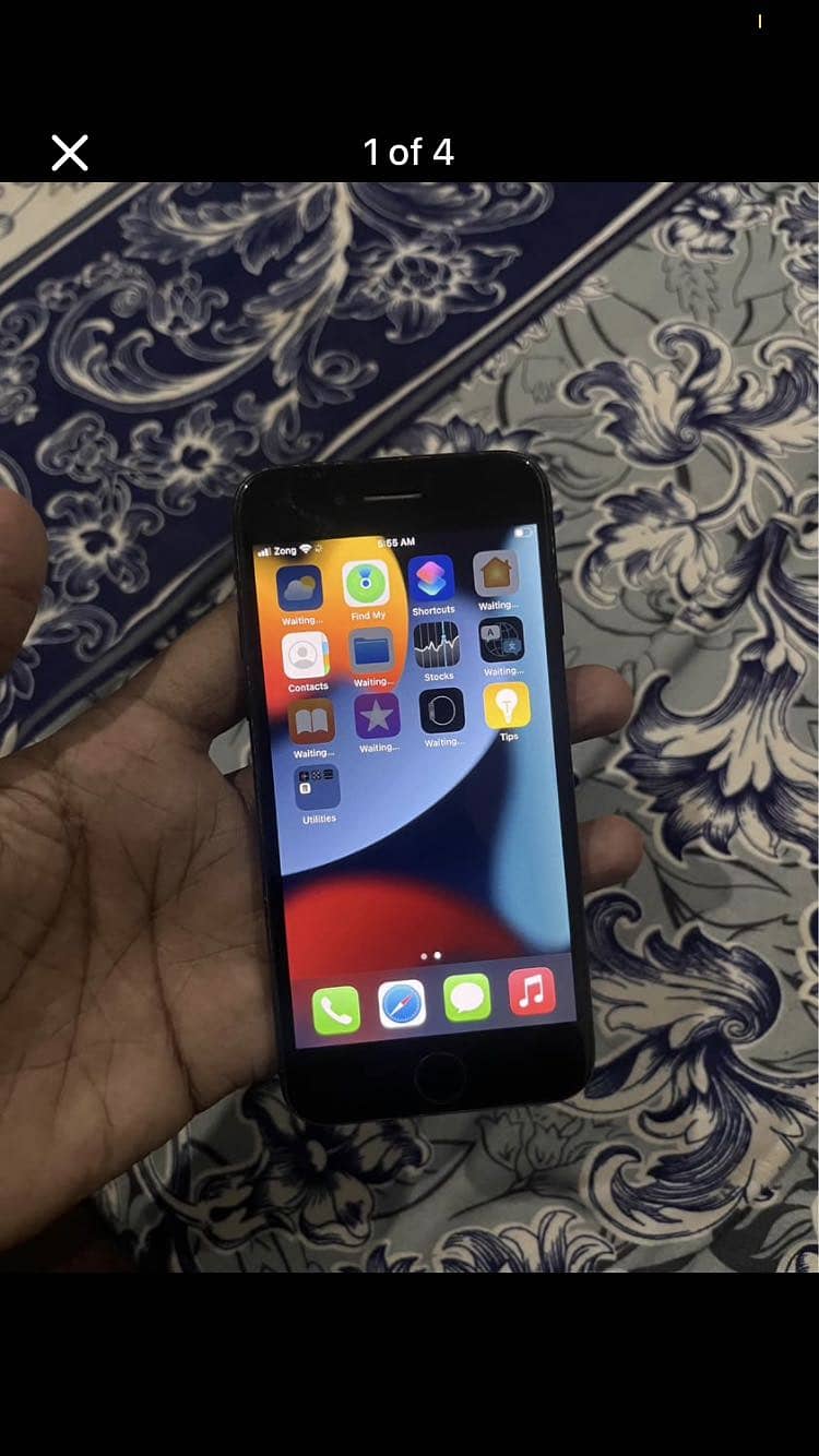 Apple iPhone 7 0