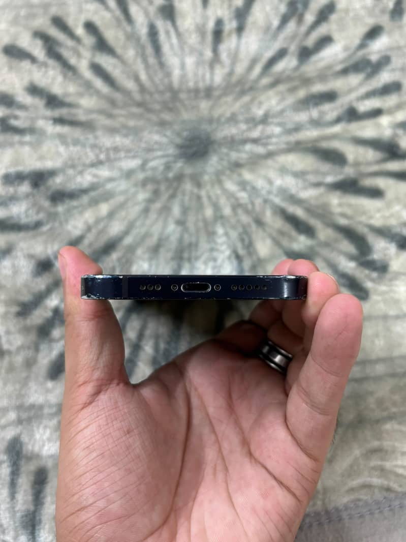 Apple iPhone 12 3