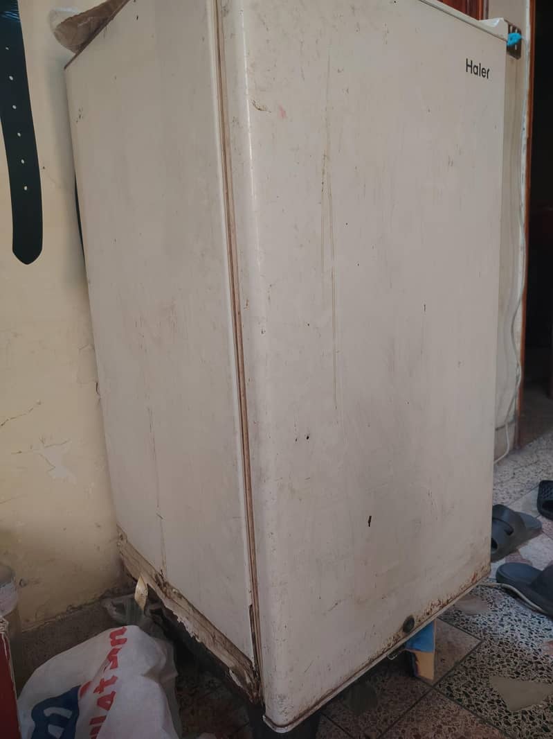 mini refrigerator 1