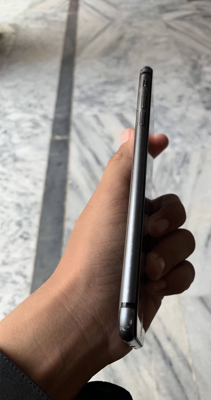 Apple iPhone 8 Plus 3