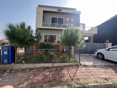 10 Marla 5 bedroom house available for rent phase 8 sector g bahria town Rawalpindi