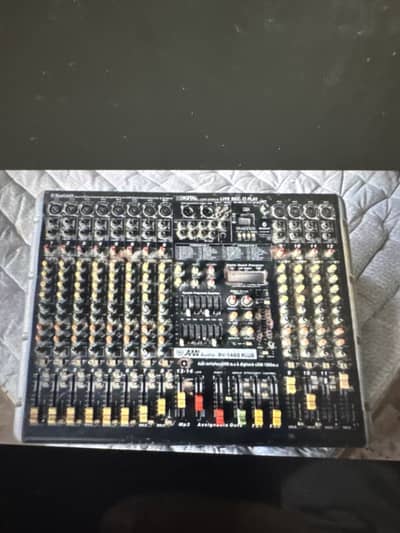 Echo system professional use amplifier with 2 speaker and mic