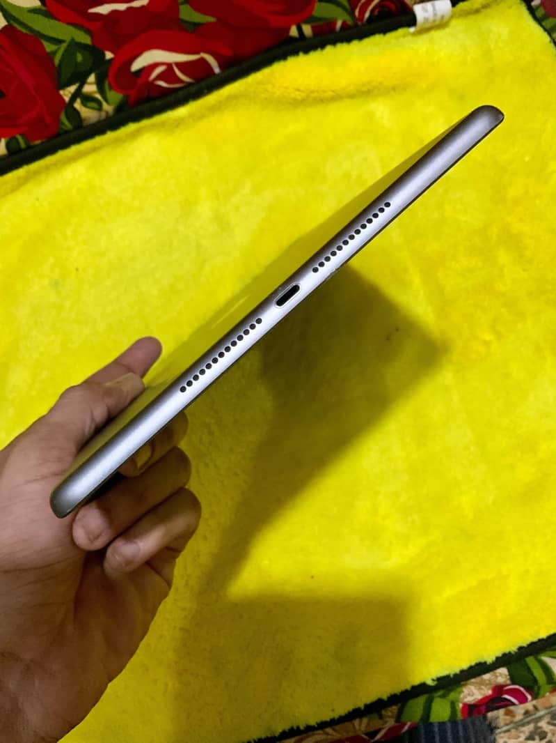 IPAD 5TH GENERATION 2