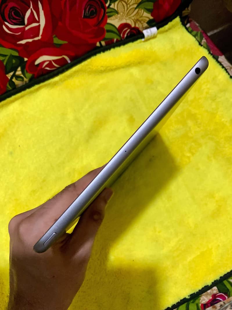 IPAD 5TH GENERATION 3