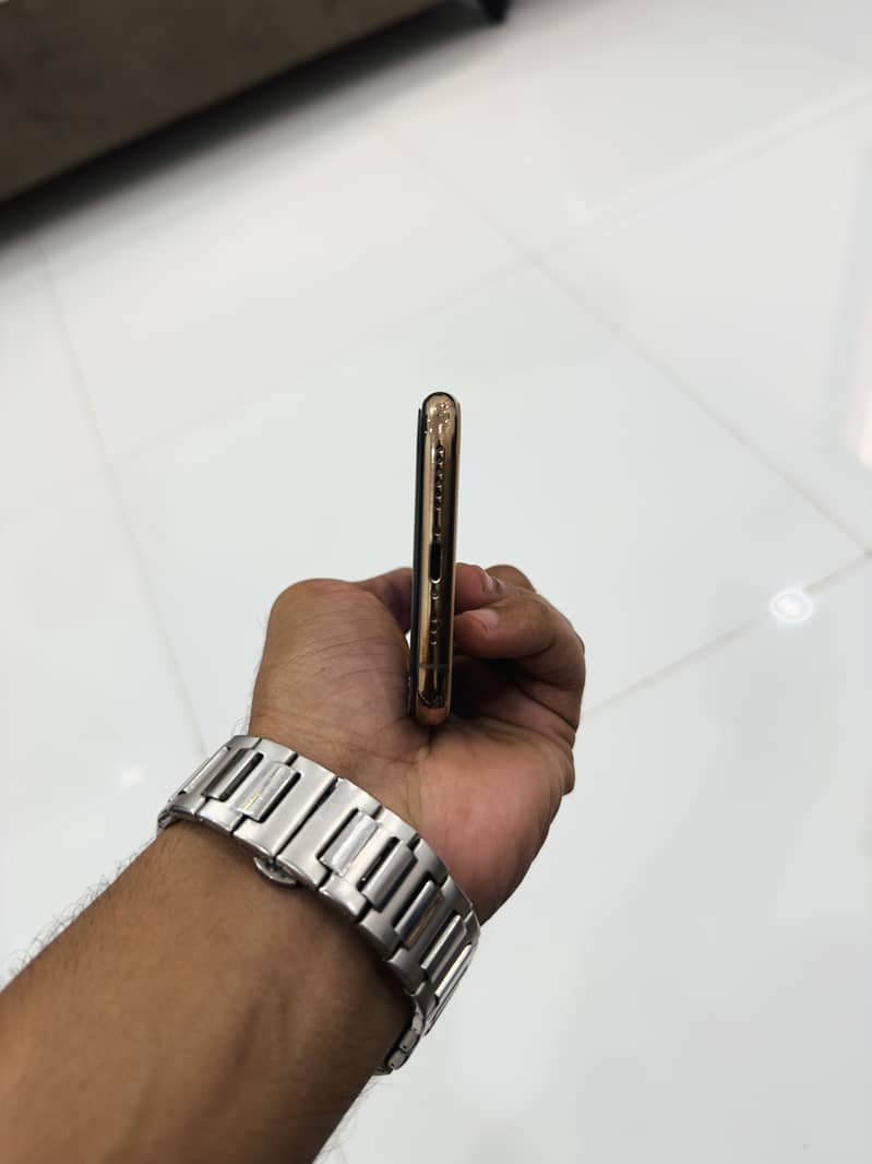 Apple iPhone 11 Pro 2