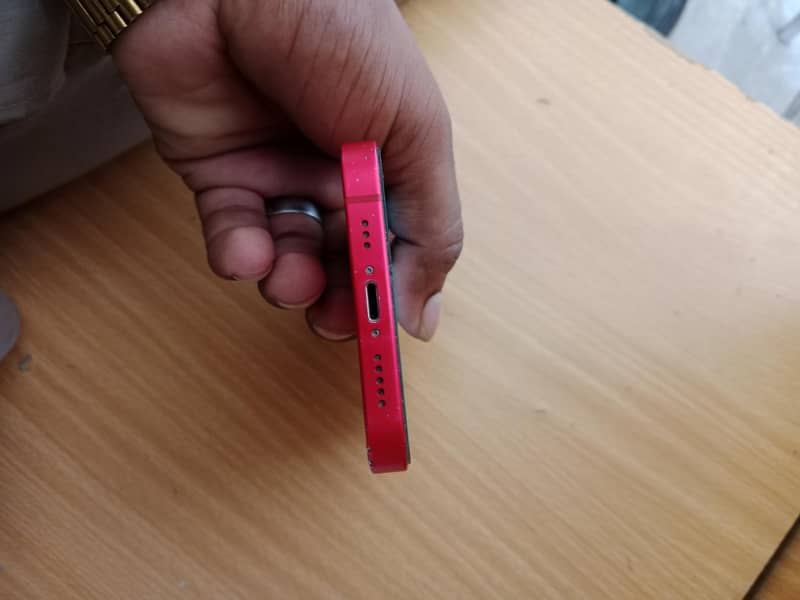 Apple iPhone 14 3