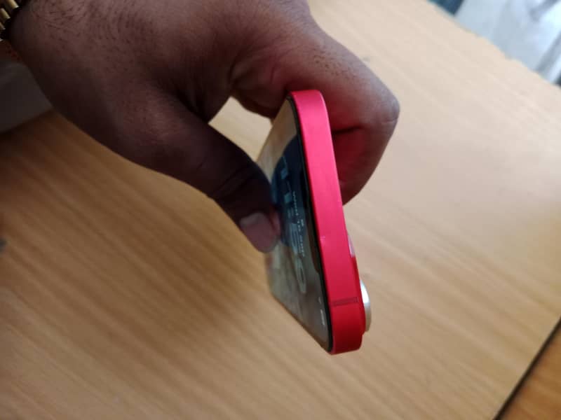 Apple iPhone 14 4