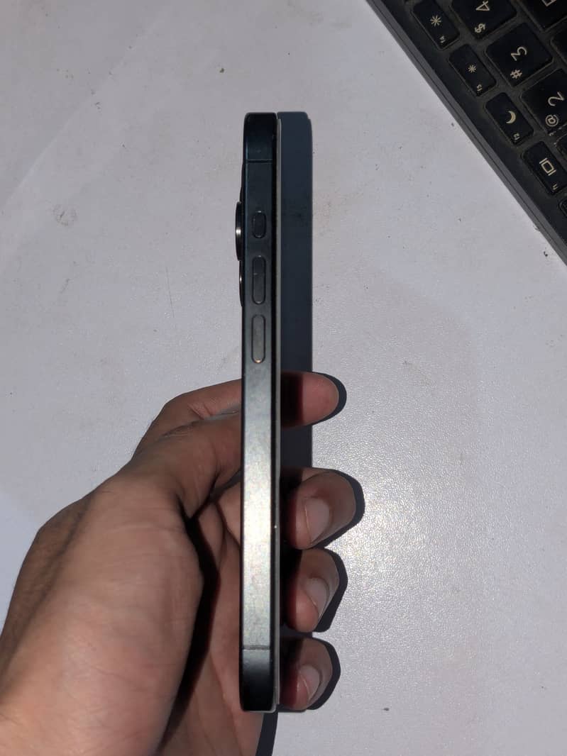 Apple iPhone 15 Pro 2