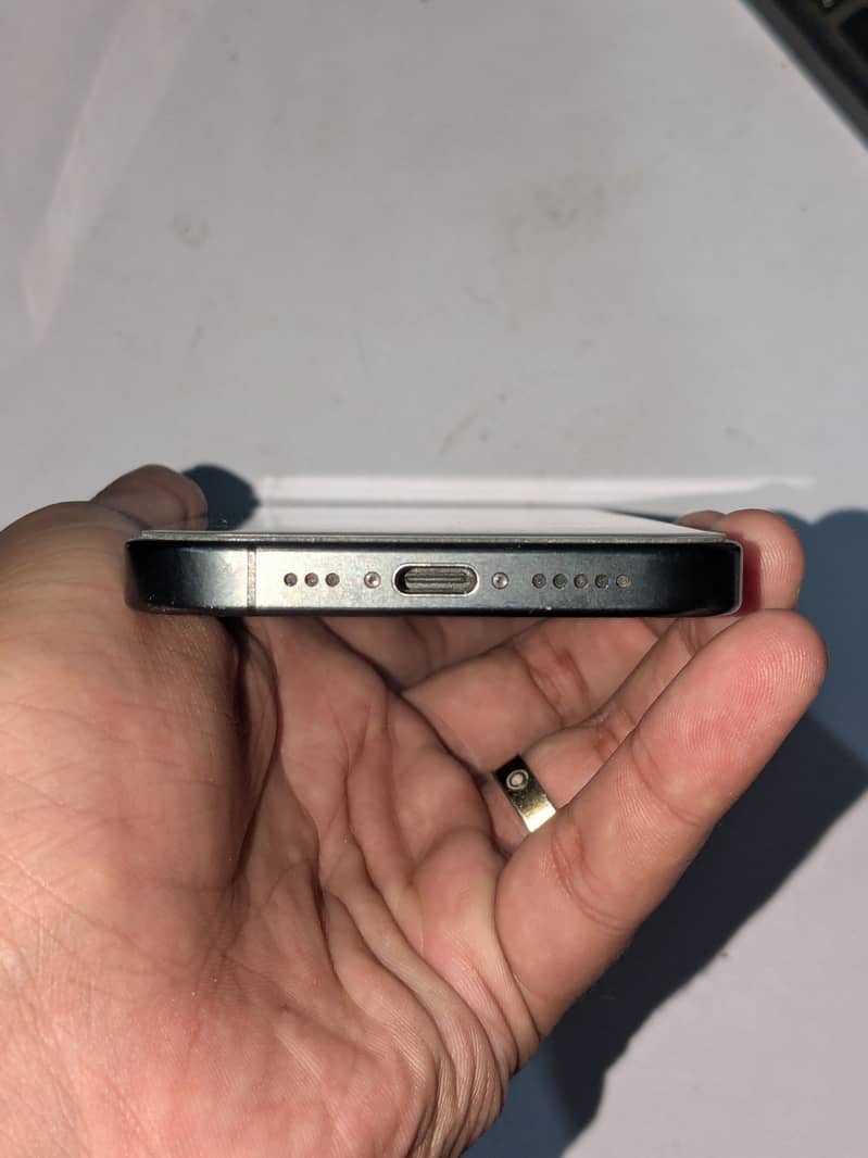 Apple iPhone 15 Pro 3