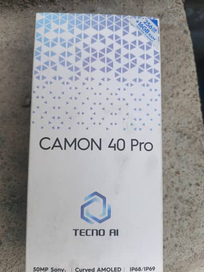 tacno camon 40 pro 16 GB 256 GB no opin no repair no fuald