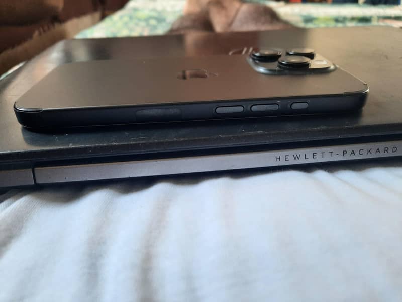 Apple iPhone 16 Pro 5