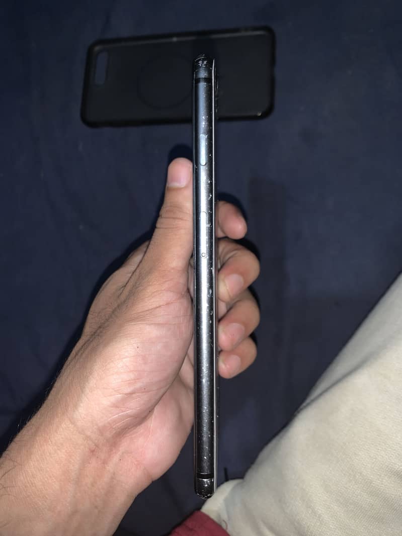 Apple iPhone 8 Plus 4