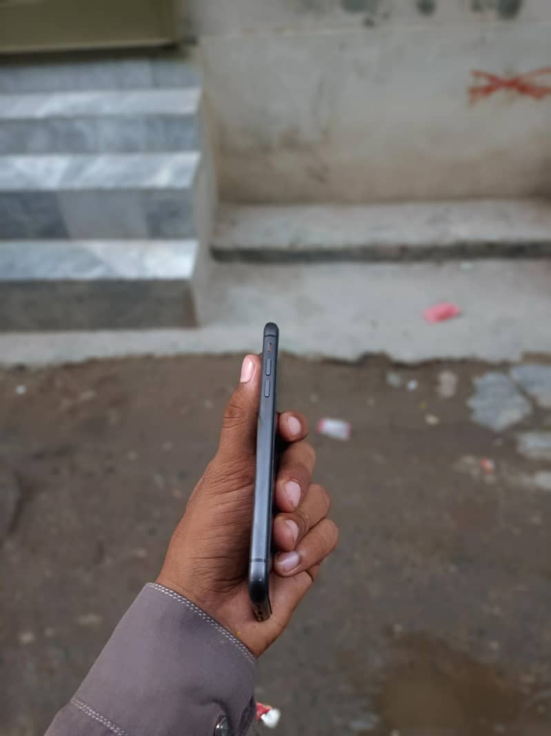 Apple iPhone 11 2