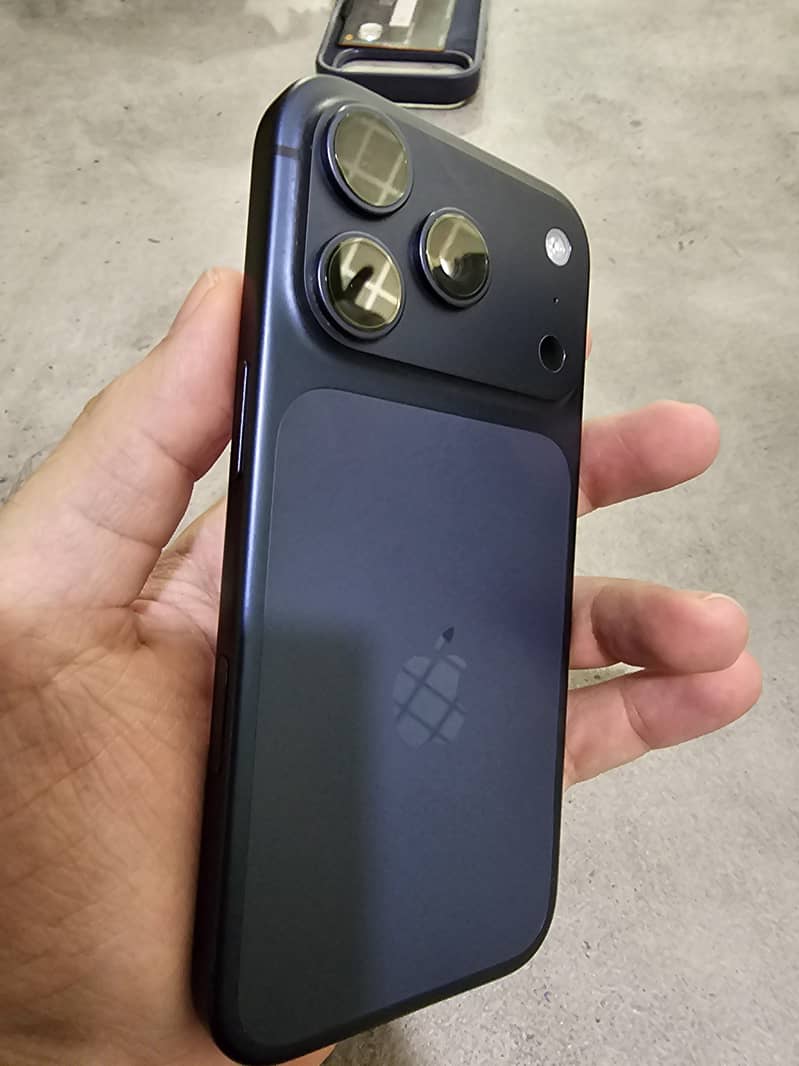 Apple iPhone 17 Pro 3
