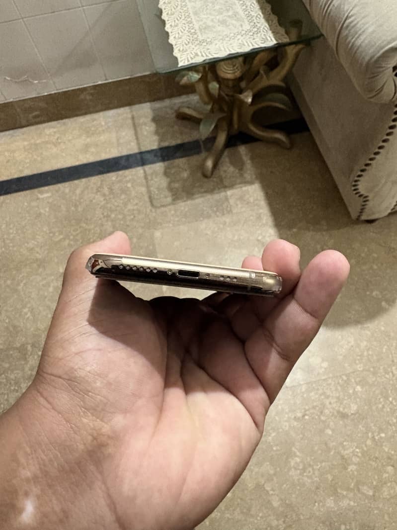 Apple iPhone 11 Pro 1