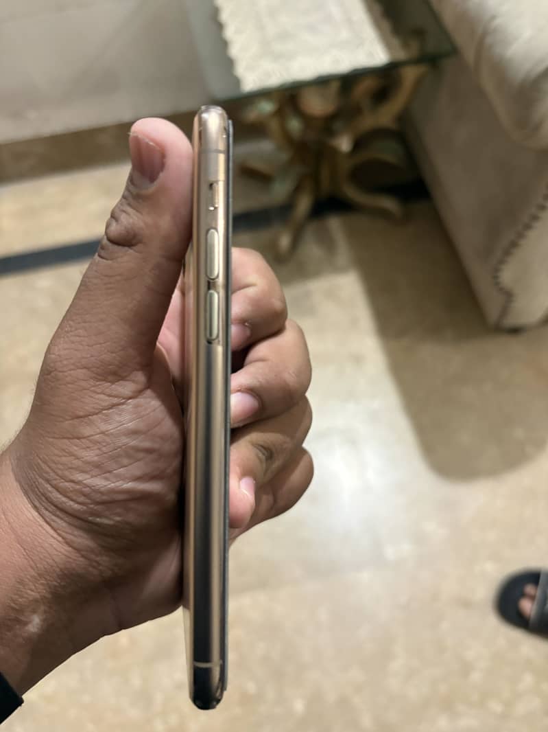 Apple iPhone 11 Pro 3