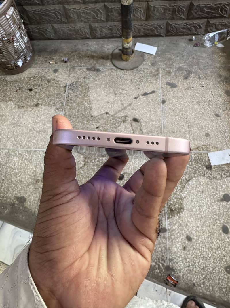 Apple iPhone 15 2