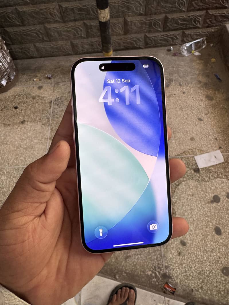 Apple iPhone 15 3