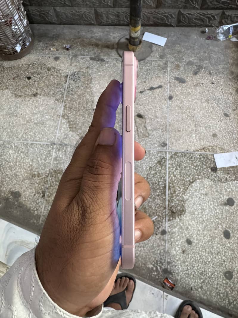 Apple iPhone 15 5