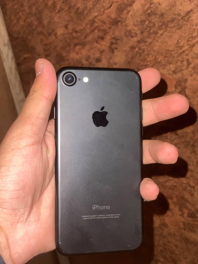 iphone 7- 10/10 3