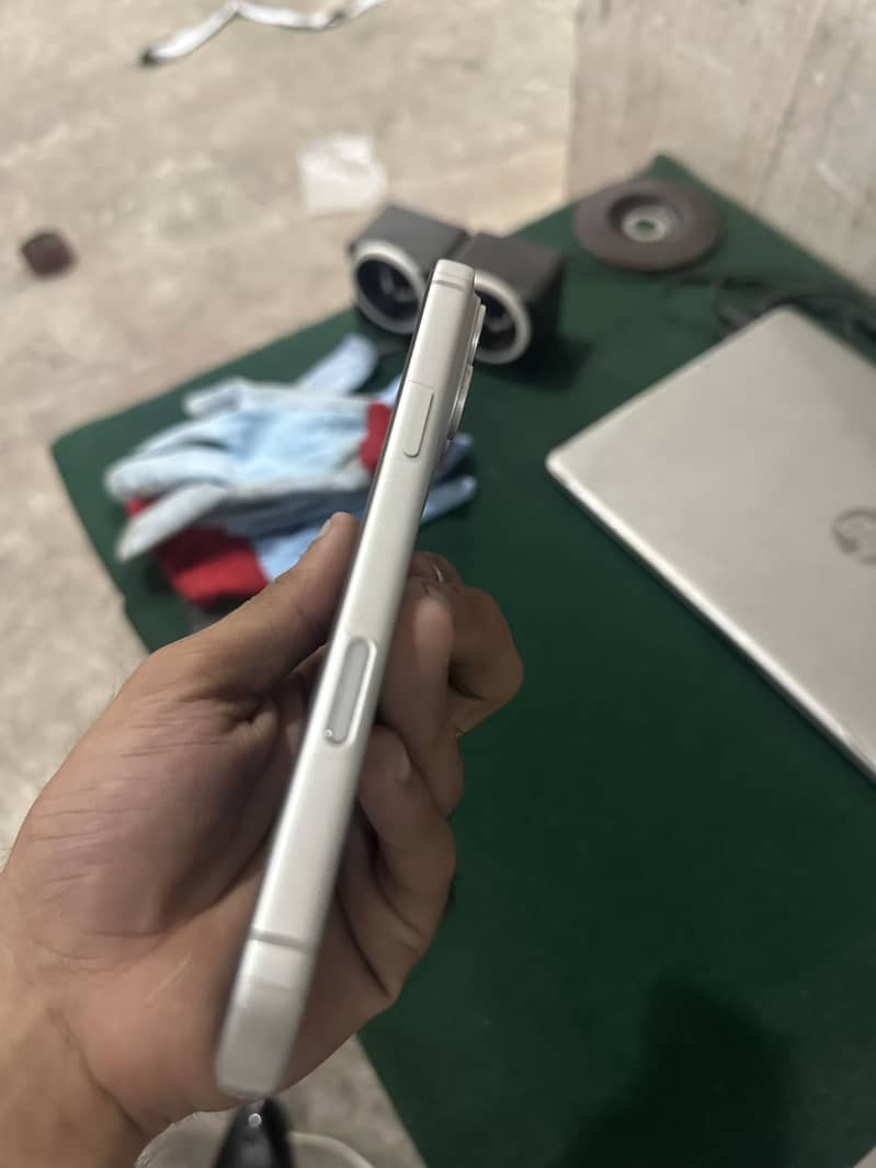 Apple iPhone 17 Pro Max 4