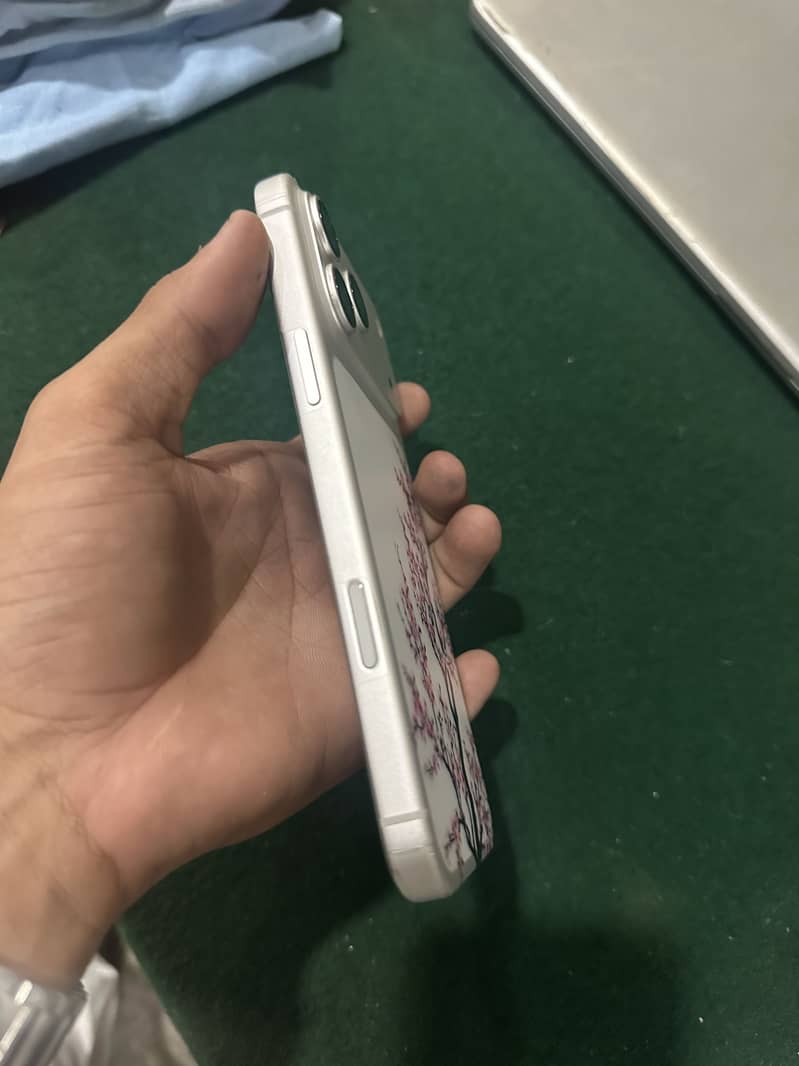 Apple iPhone 17 Pro Max 7