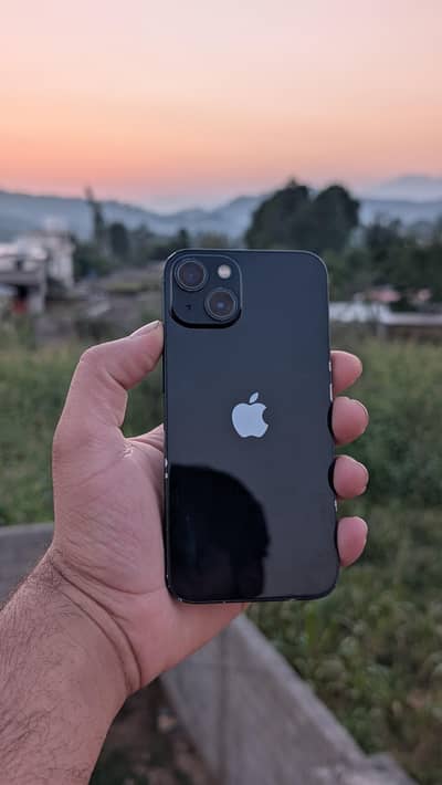 Apple iPhone 13