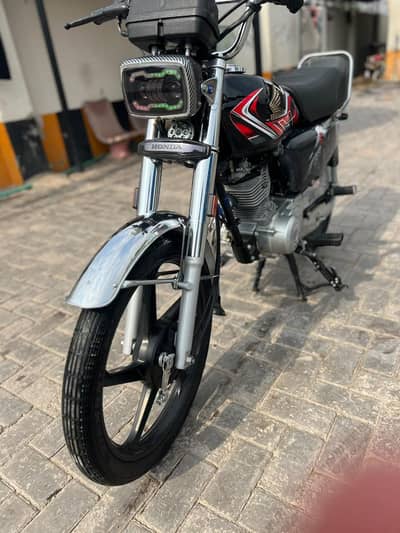 125cc bike and good condition full new bike