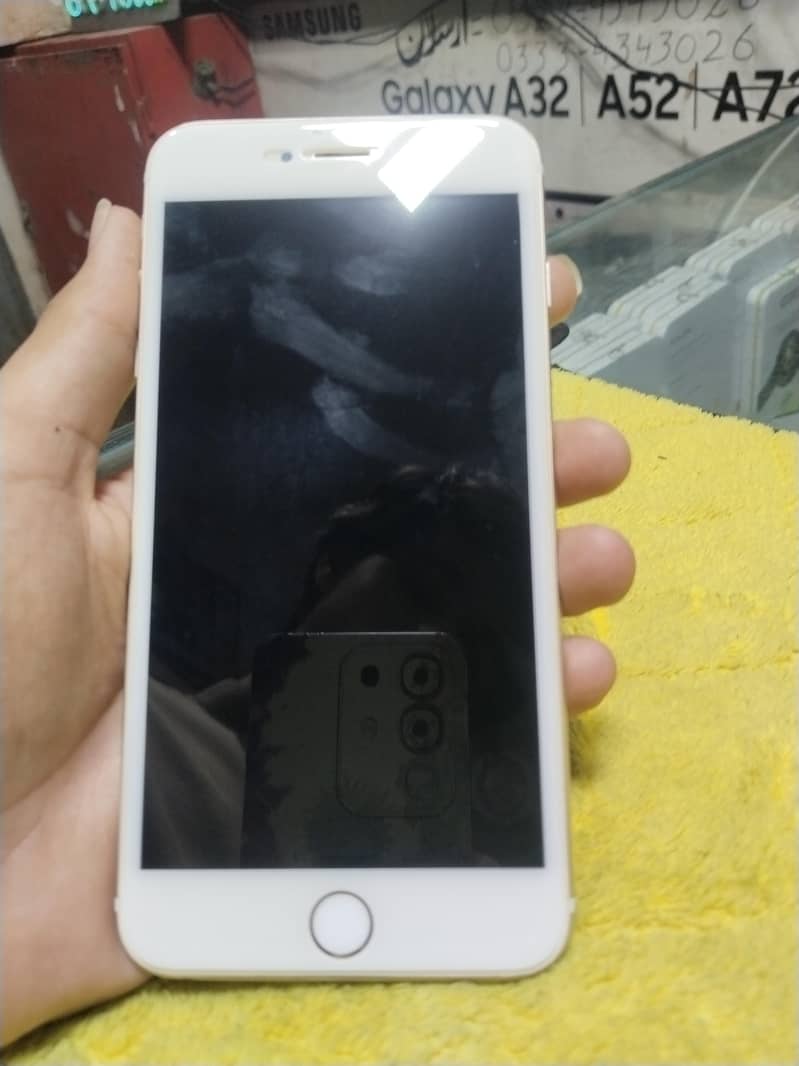 Apple iPhone 6 Plus 1