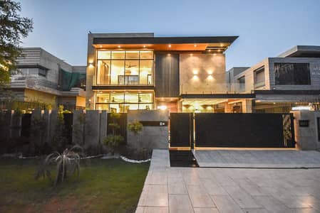 1 KANAL EYE CATCHING SUPERB LUXURY BUNGALOW FOR SALE On Top Location