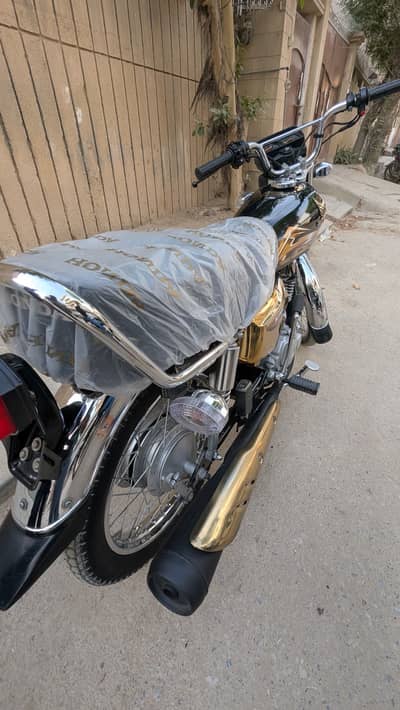 Honda Cg 125 Black Gold