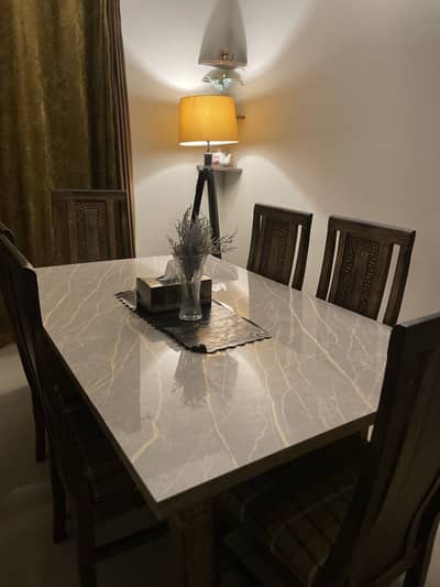 Dining table for sale