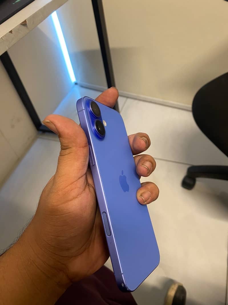 Apple iPhone 16 Plus 1