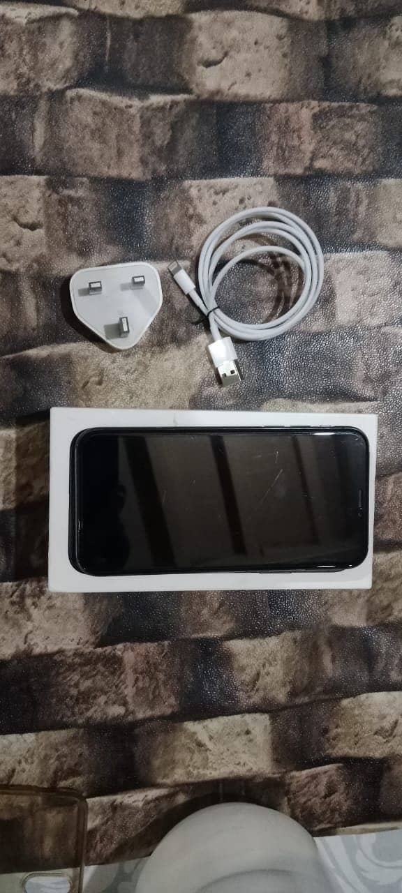Apple iPhone X 4