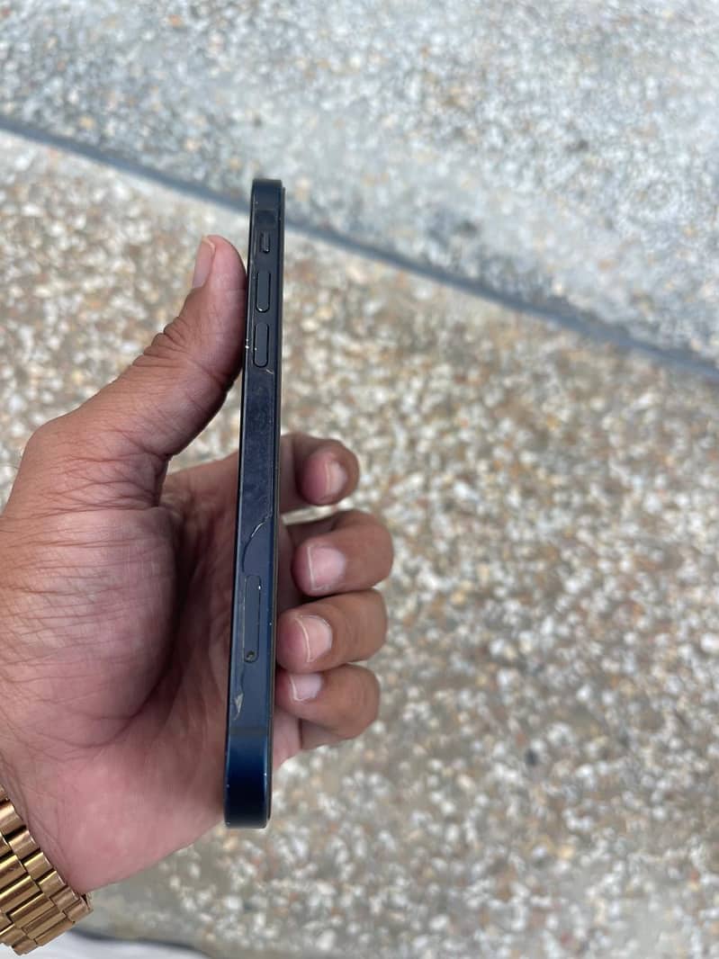 Apple iPhone 12 2