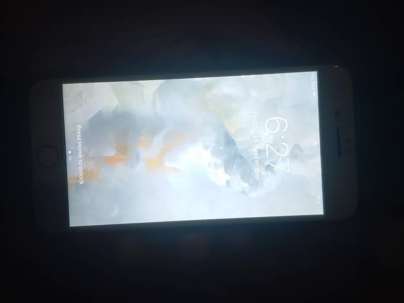 Apple iPhone 7 Plus 0