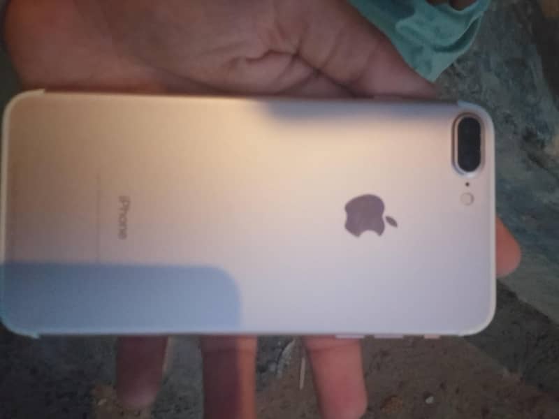 Apple iPhone 7 Plus 1