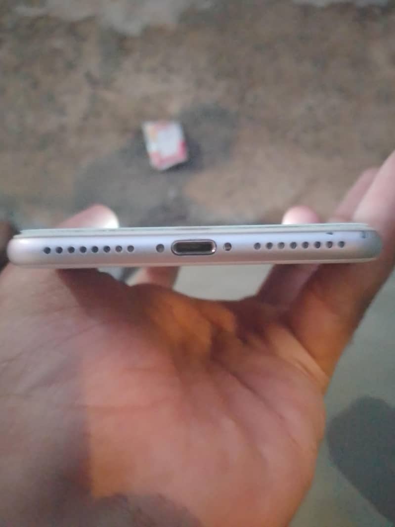 Apple iPhone 7 Plus 5
