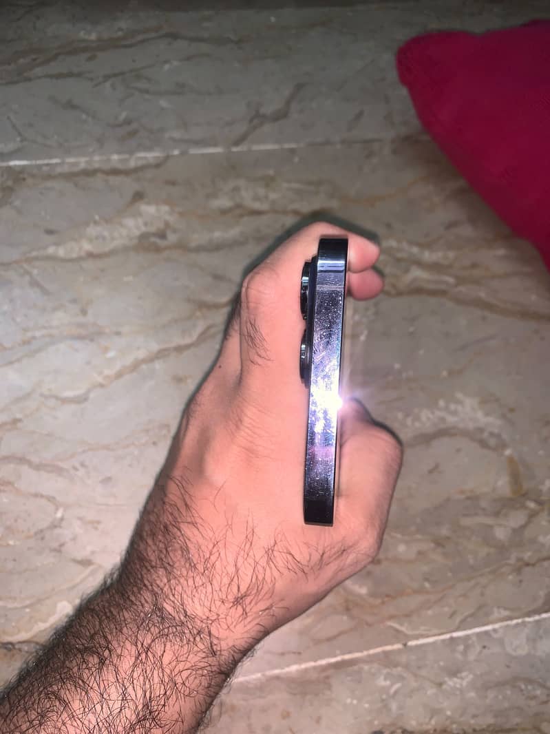 Apple iPhone 14 Pro Max 8