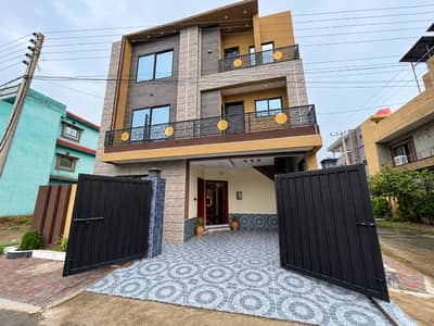 8 marla beautifully designed house for sale