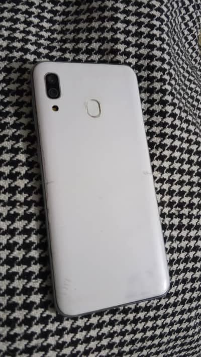 Samsung Mobile A30