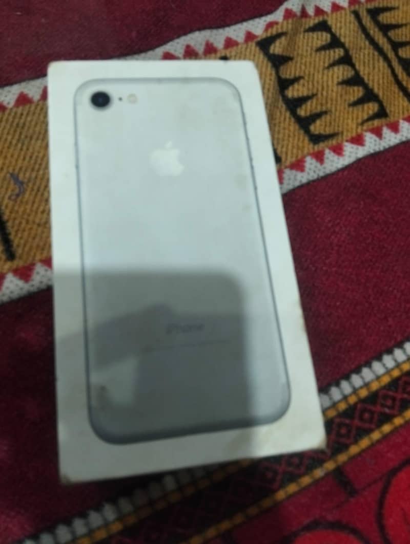 Apple iPhone 7 2