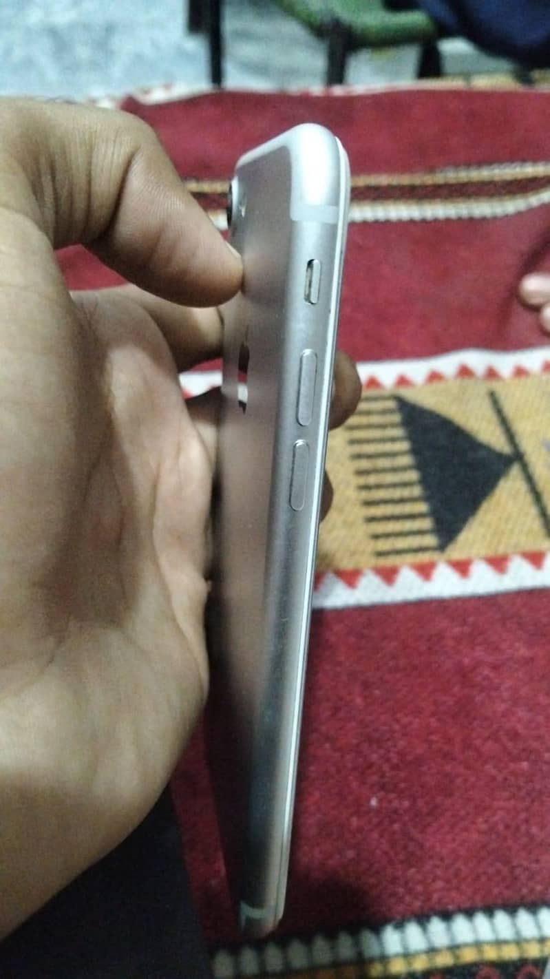Apple iPhone 7 5
